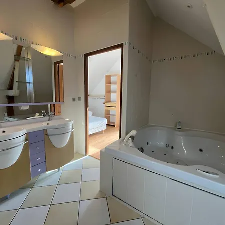 In Teille With Private Pool & Garden Villa *