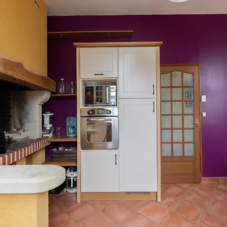 In Teille With Private Pool & Garden * Teille (Sarthe)